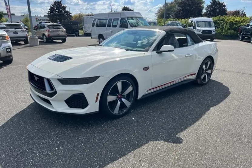 2025 Ford Mustang GT Premium photo 1