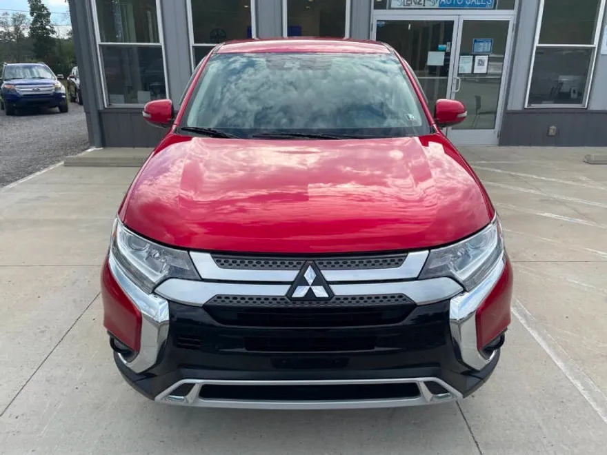 2020 Mitsubishi Outlander SE photo 1