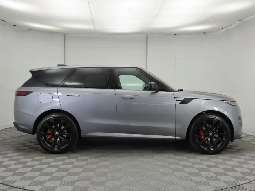 2025 Land Rover Range Rover Sport SE photo 1