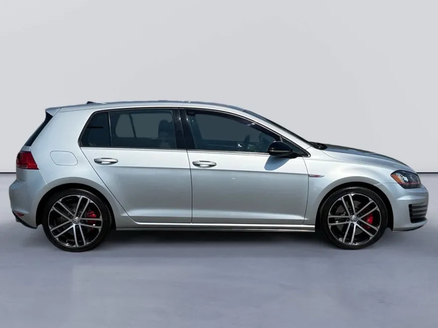 2017 Volkswagen Golf GTI Sport photo 1