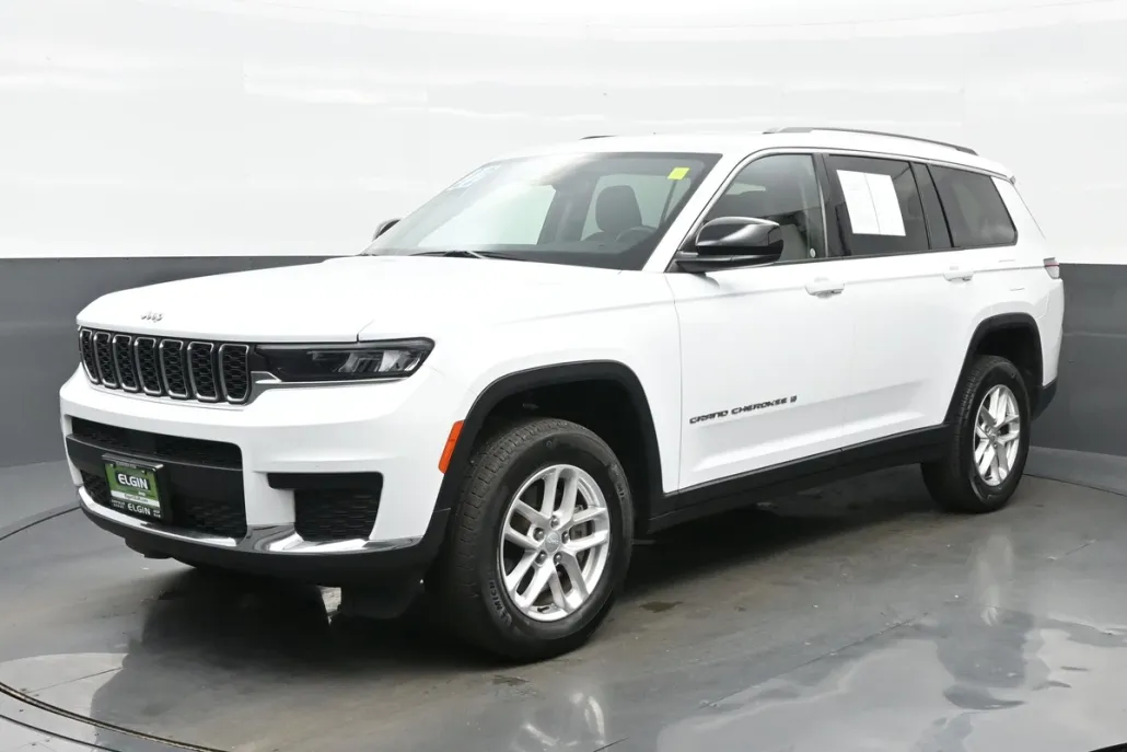 2022 Jeep Grand Cherokee Laredo photo 1