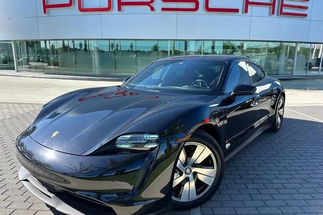 2022 Porsche Taycan 4S photo 1