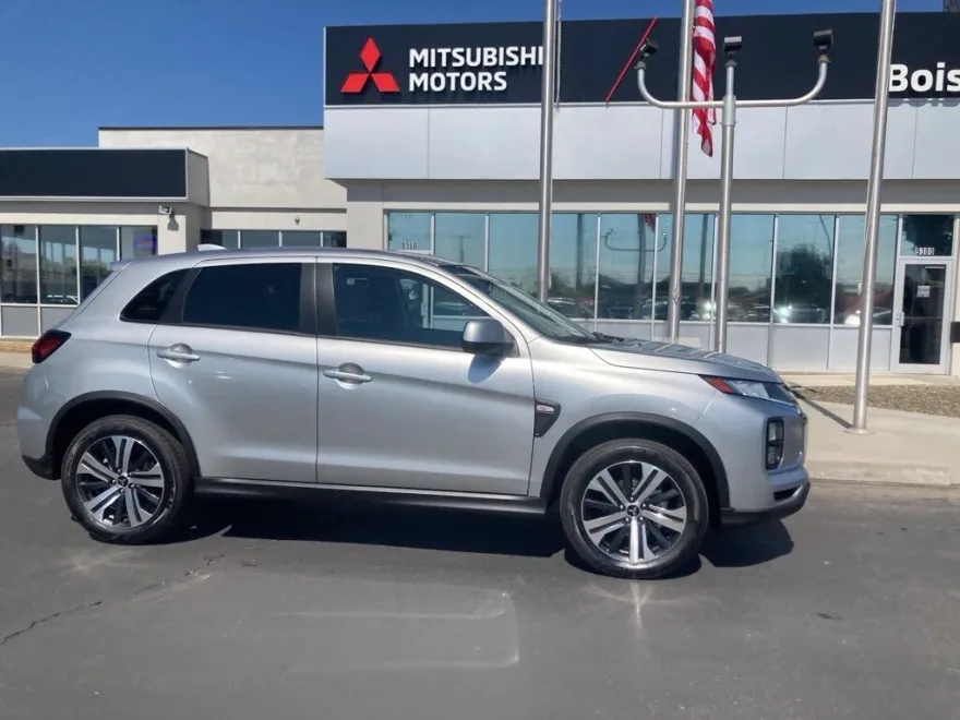 2025 Mitsubishi Outlander Sport ES SE LE photo 1
