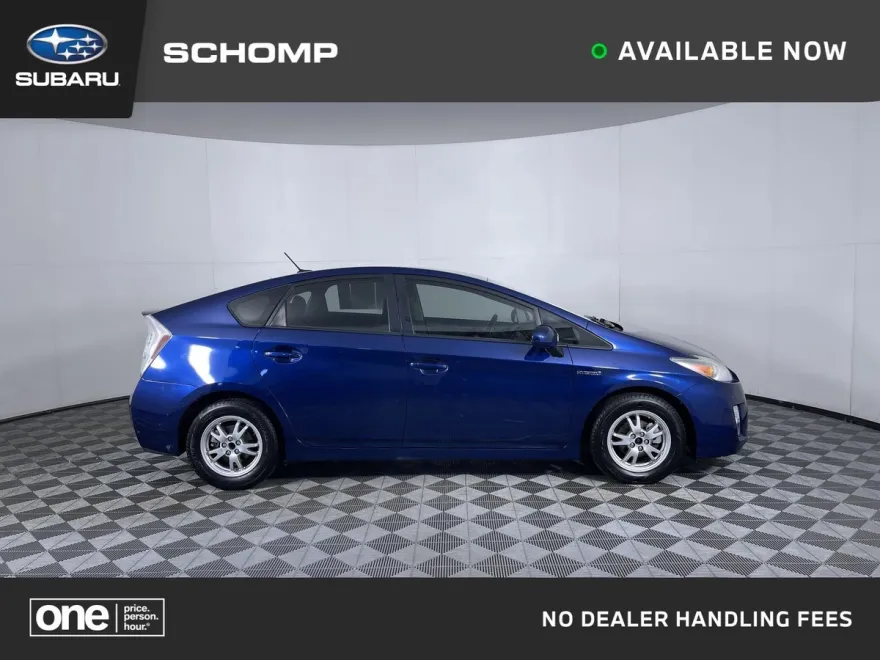 2011 Toyota Prius Three photo 1