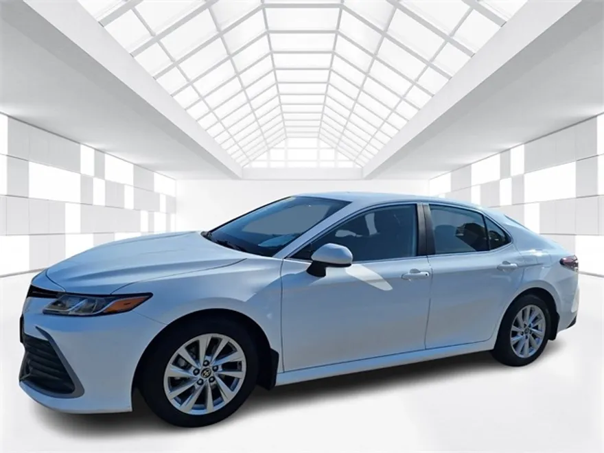 2024 Toyota Camry LE photo 1