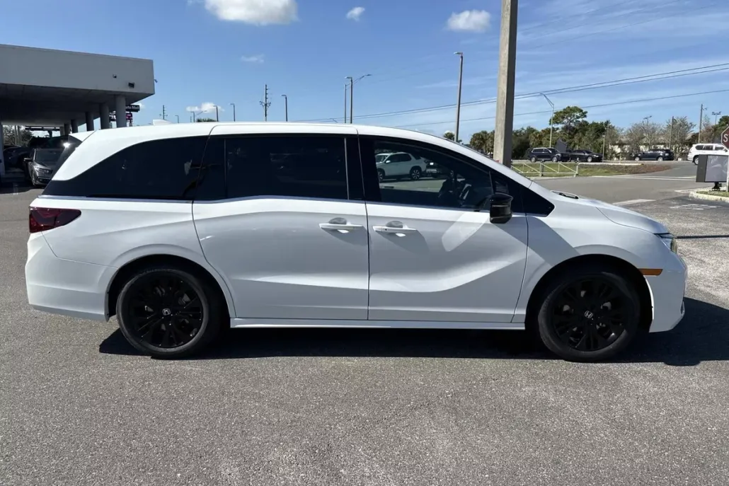 2026 Honda Odyssey photo 1
