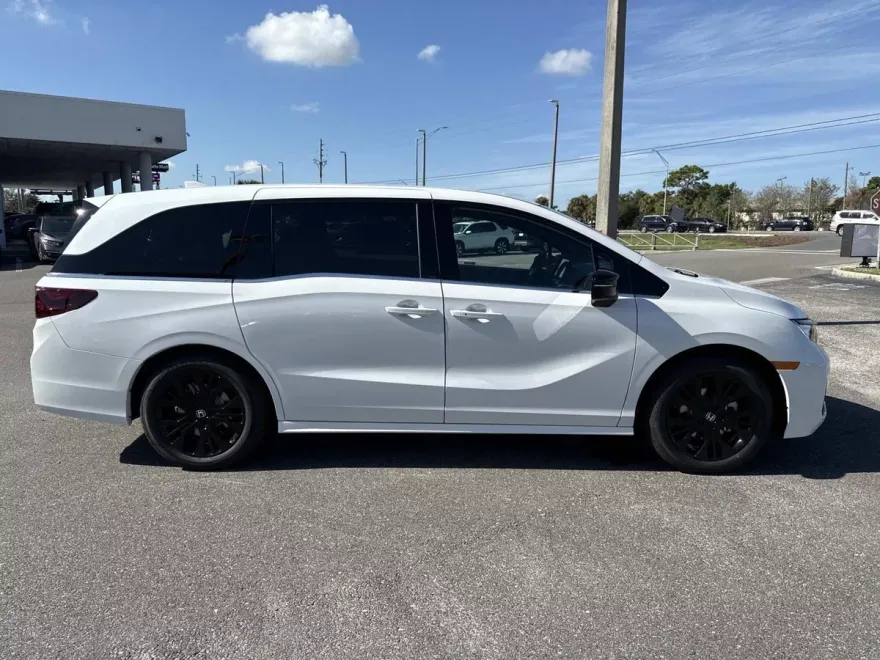 2026 Honda Odyssey photo 1