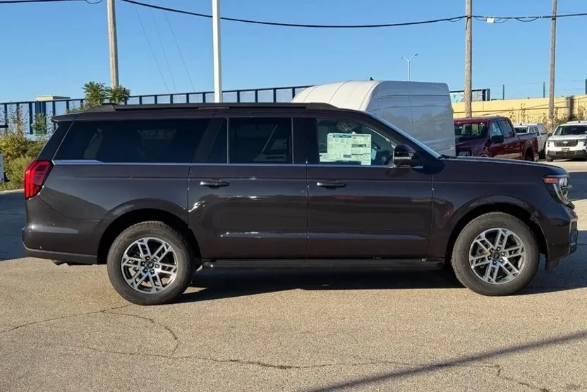 2025 Ford Expedition MAX photo 1