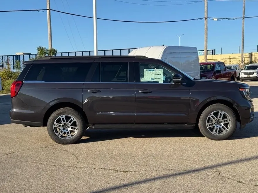2025 Ford Expedition MAX photo 1