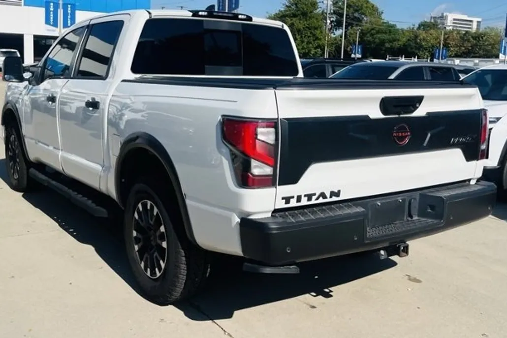 2024 Nissan Titan PRO-4X photo 1