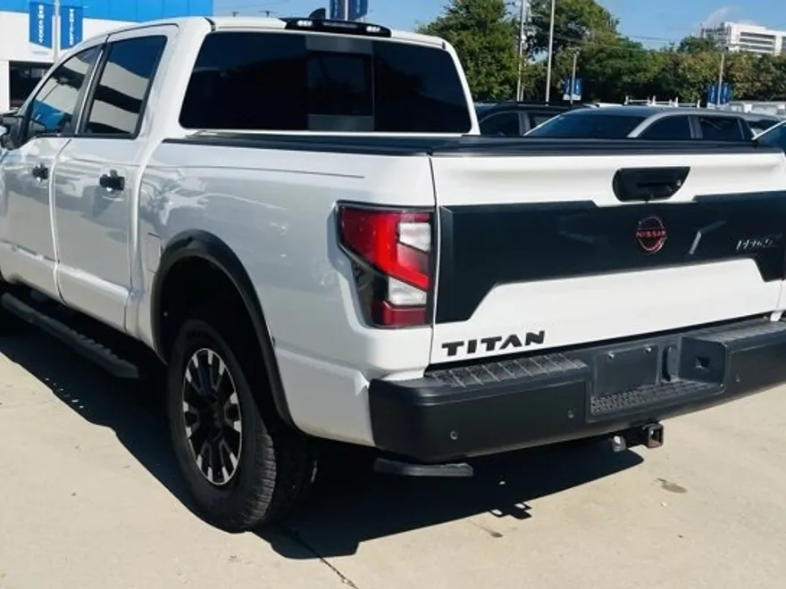 2024 Nissan Titan PRO-4X photo 1