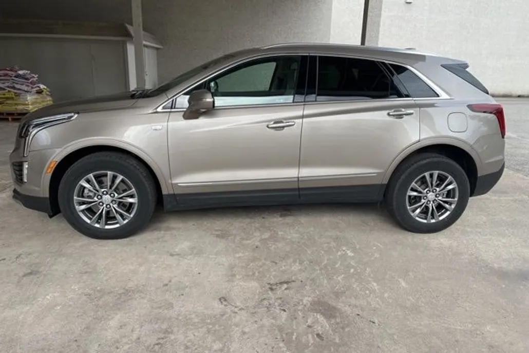 2022 Cadillac XT5 Premium Luxury photo 1