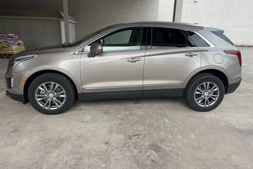 2022 Cadillac XT5 Premium Luxury photo 1
