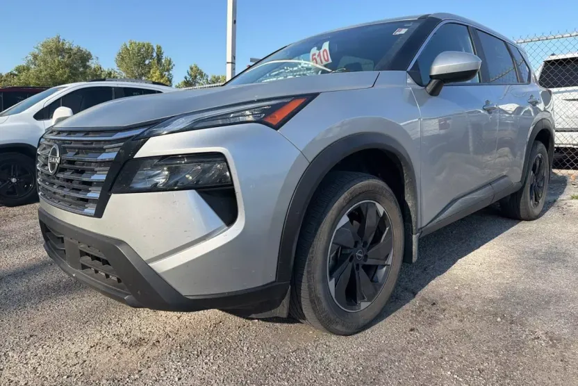 2024 Nissan Rogue SV photo 1