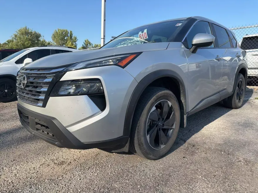 2024 Nissan Rogue SV photo 1