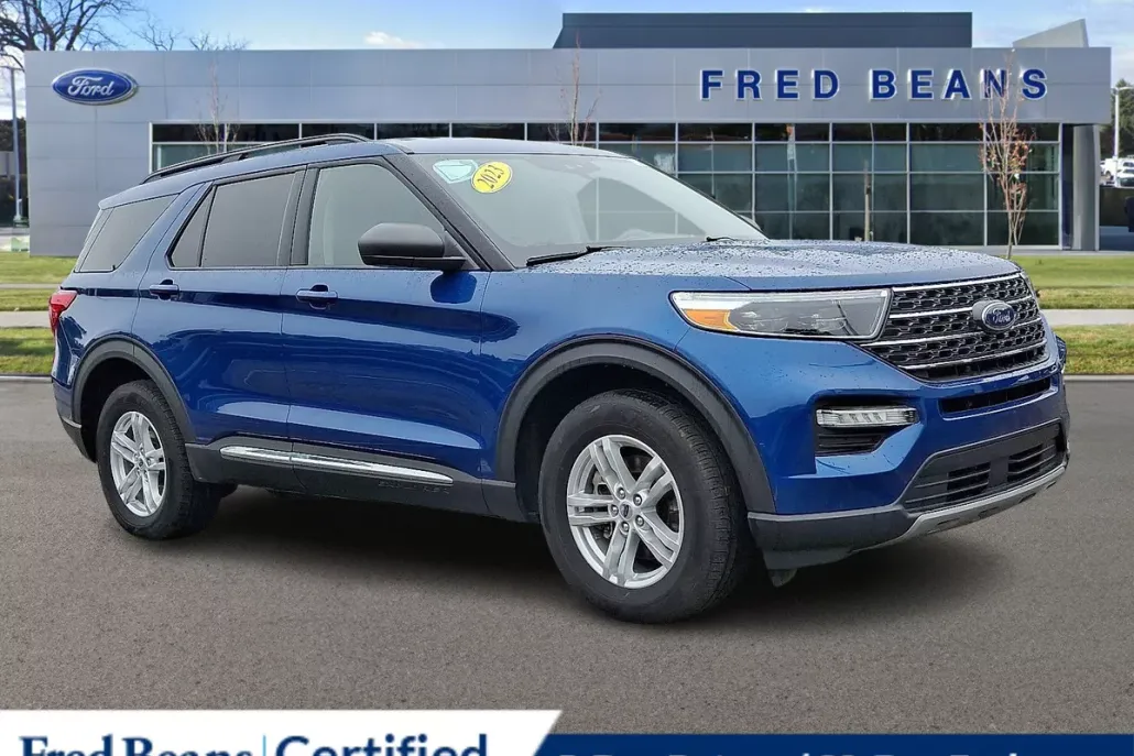 2023 Ford Explorer XLT photo 1
