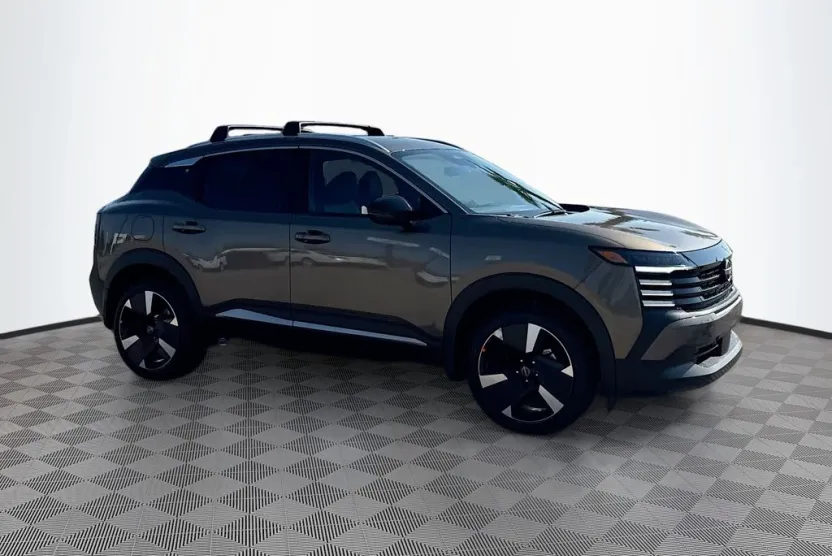 2026 Nissan Kicks SR photo 1