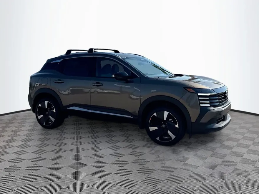 2026 Nissan Kicks SR photo 1