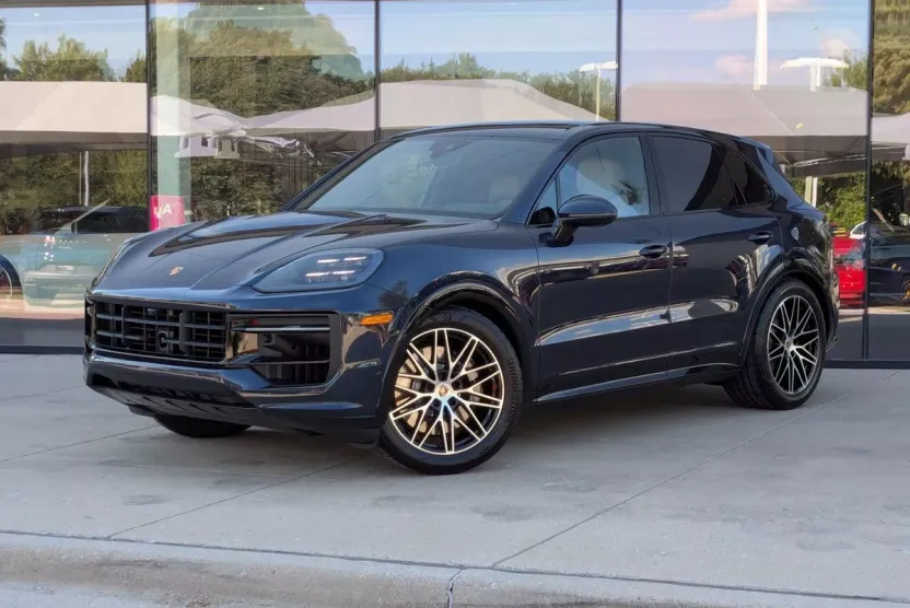 2026 Porsche Cayenne GTS photo 1