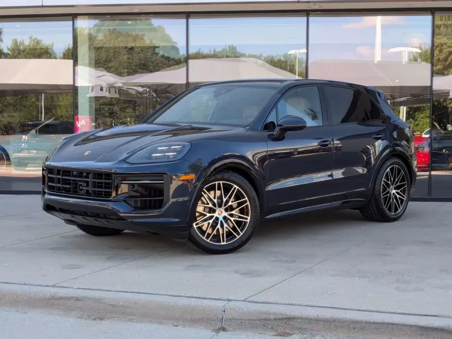 2026 Porsche Cayenne GTS photo 1