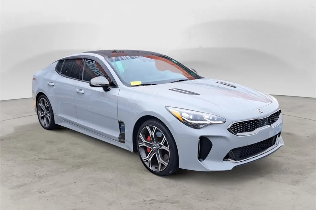 2020 Kia Stinger GT2 photo 1