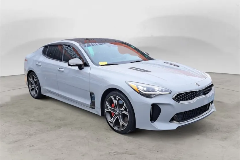 2020 Kia Stinger GT2 photo 1