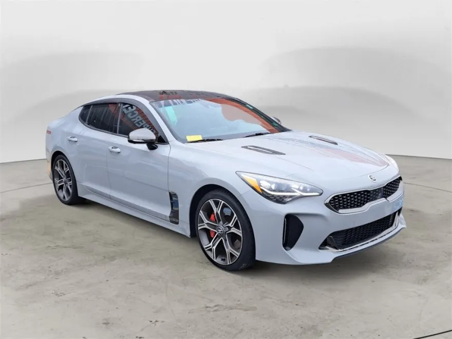 2020 Kia Stinger GT2 photo 1