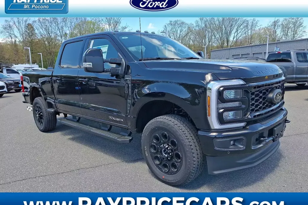 2025 Ford F-350 Lariat photo 1