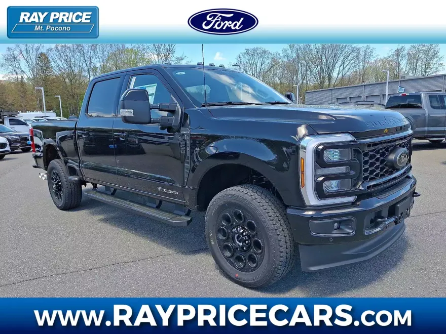 2025 Ford F-350 Lariat photo 1