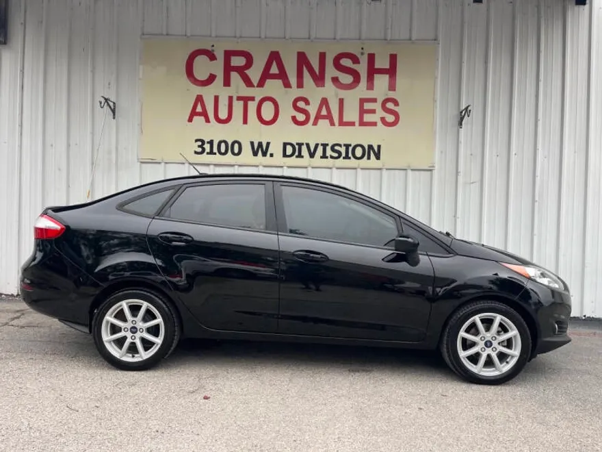 2018 Ford Fiesta SE photo 1
