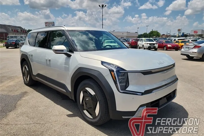 2026 Kia EV9 Wind photo 1