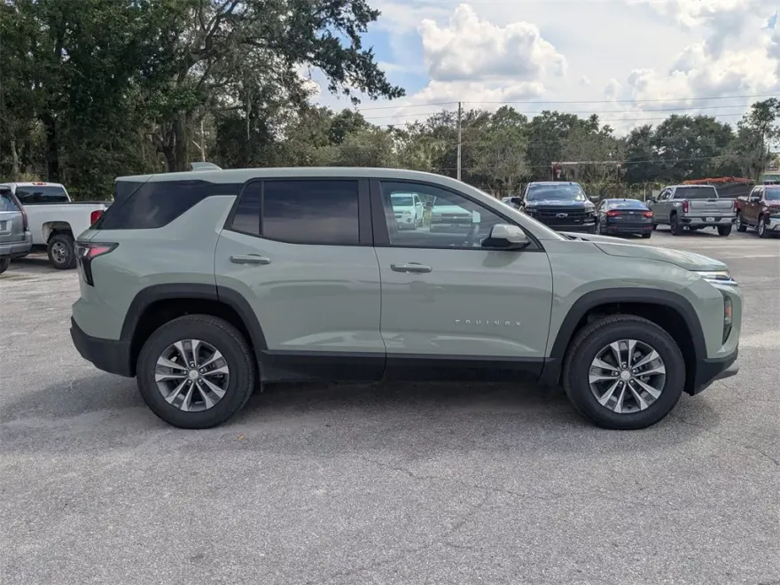 2026 Chevrolet Equinox LT photo 1