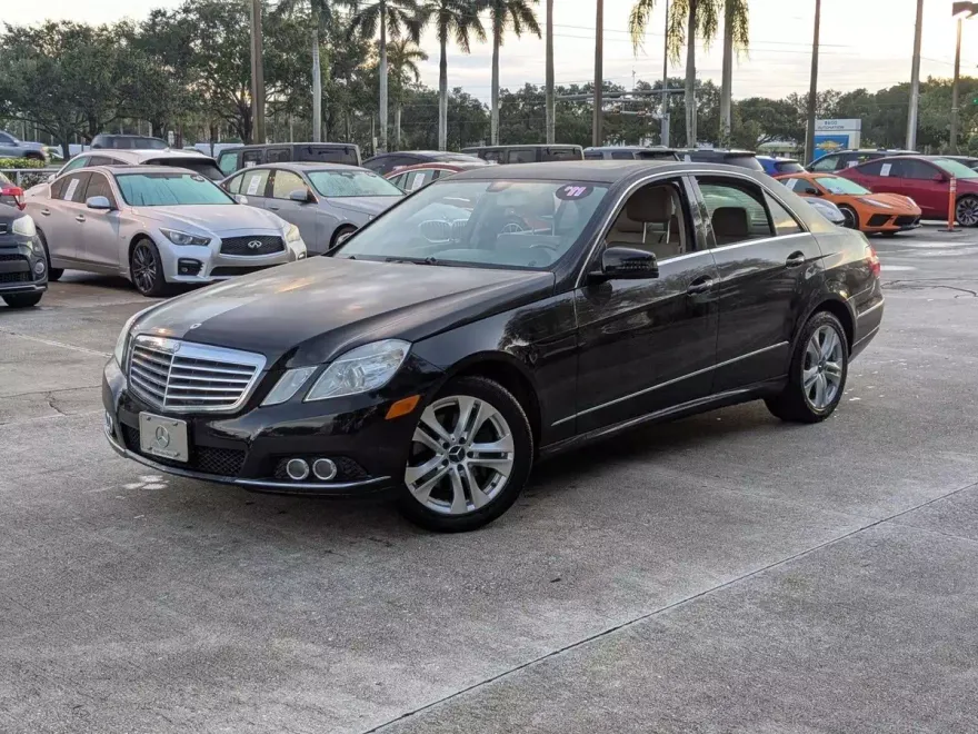 2011 Mercedes Benz E 350 Sedan photo 1