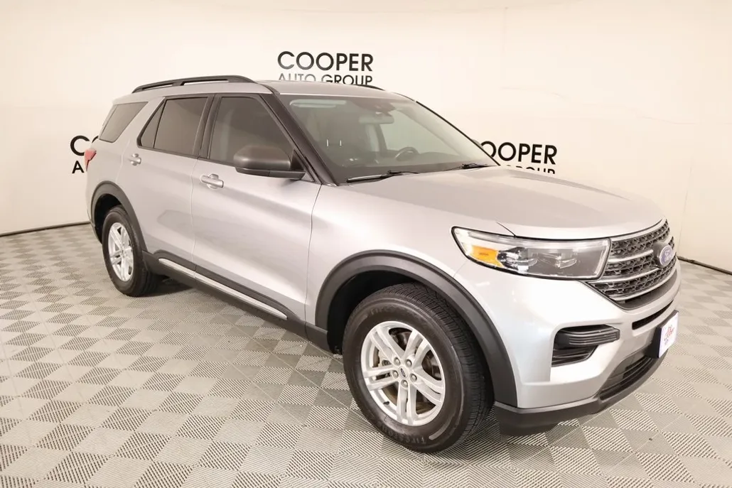 2022 Ford Explorer XLT photo 1
