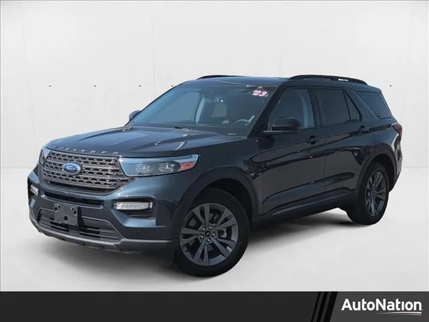 2022 Ford Explorer XLT Sport photo 1