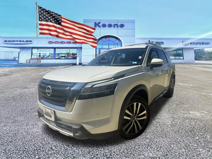 2022 Nissan Pathfinder Platinum photo 1