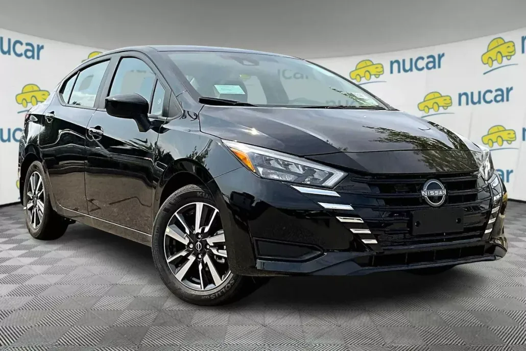 2025 Nissan Versa 1.6 SV photo 2