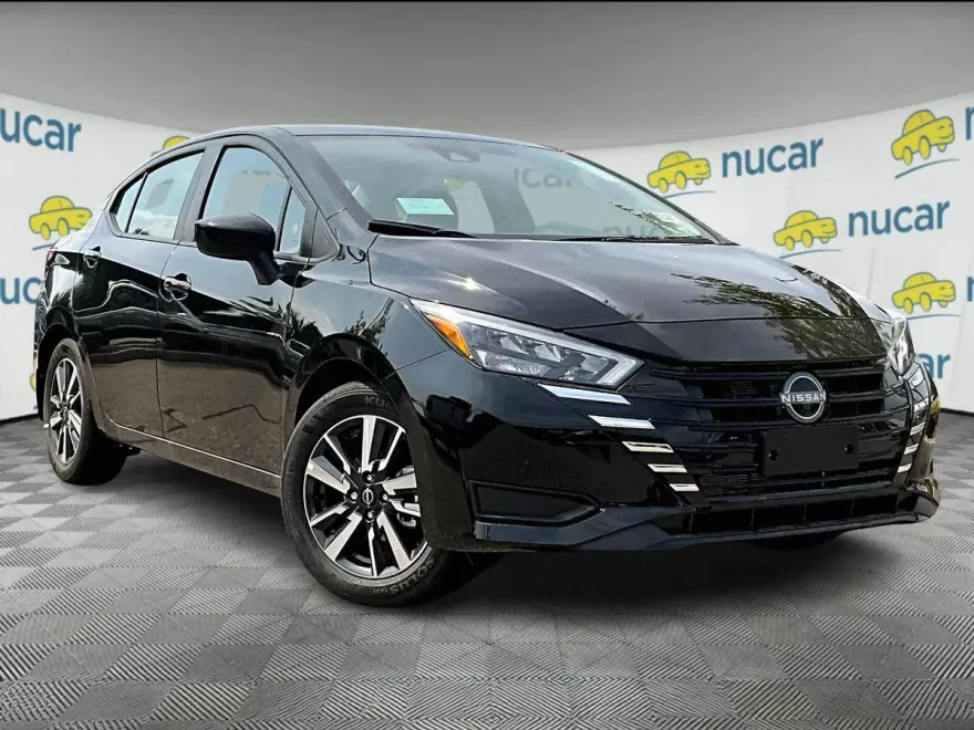 2025 Nissan Versa 1.6 SV photo 2