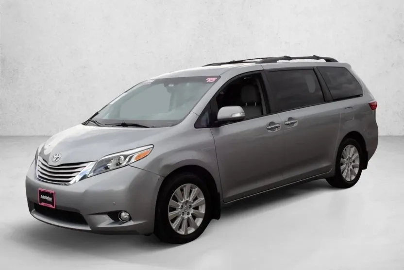 2015 Toyota Sienna Limited Premium photo 1