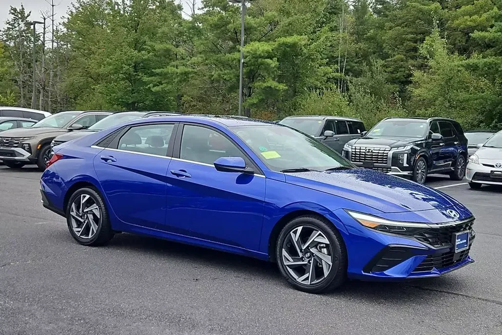 2024 Hyundai Elantra SEL Convenience photo 1