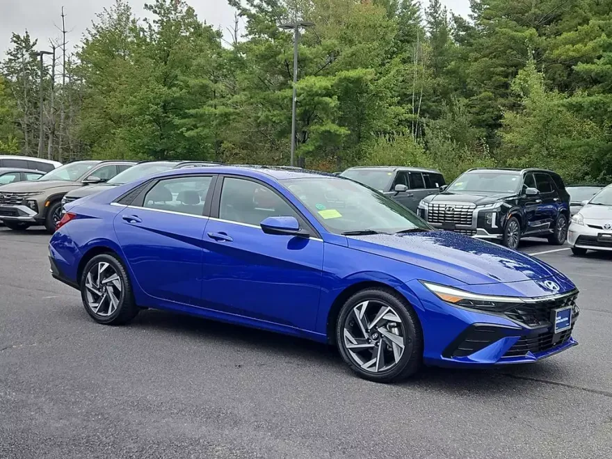 2024 Hyundai Elantra SEL Convenience photo 1