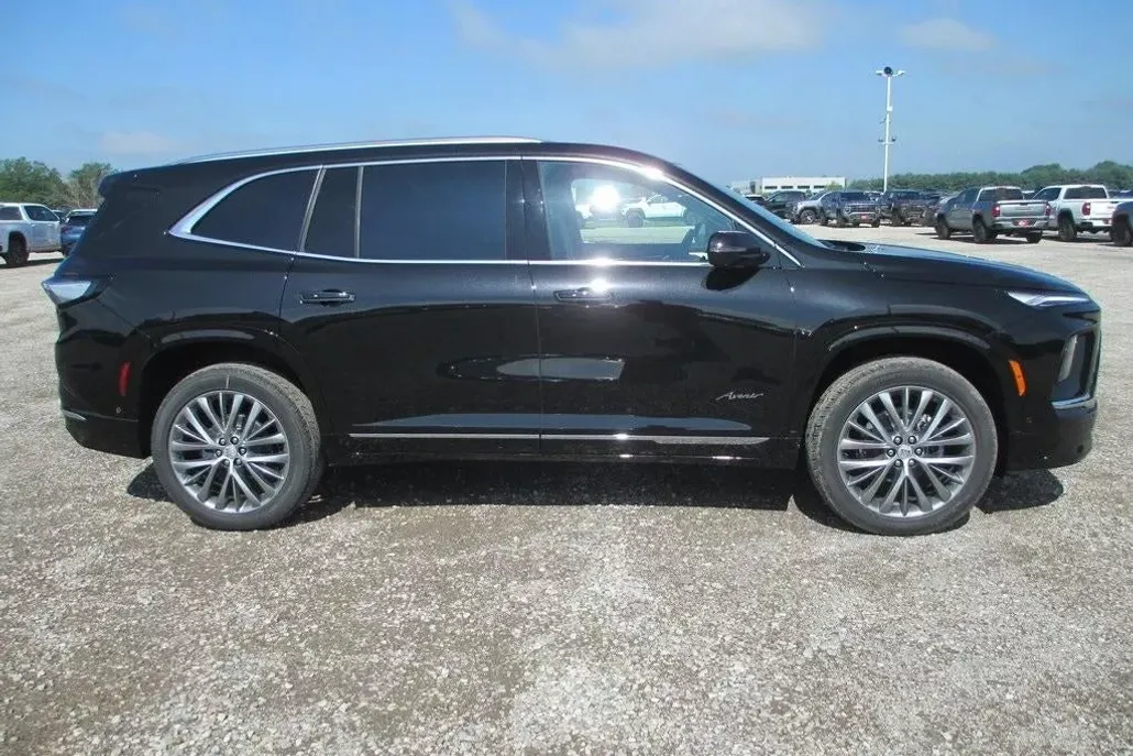 2025 Buick Enclave Avenir photo 1