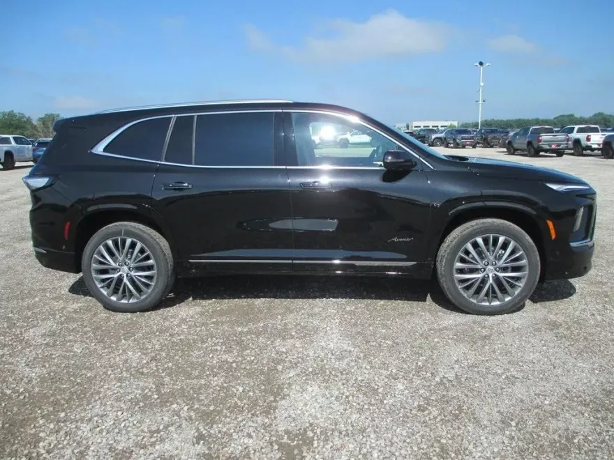 2025 Buick Enclave Avenir photo 1