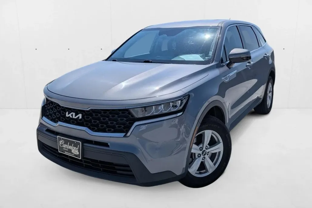 2023 Kia Sorento LX photo 1