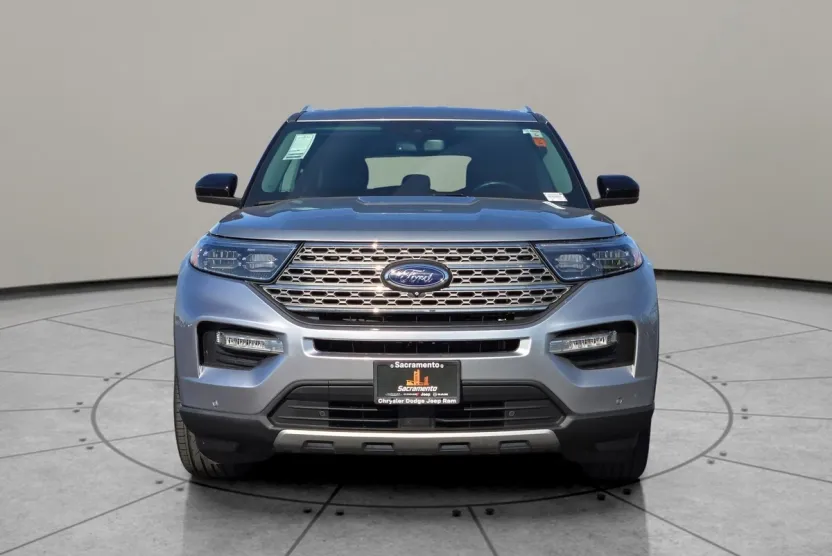 2023 Ford Explorer Limited photo 1
