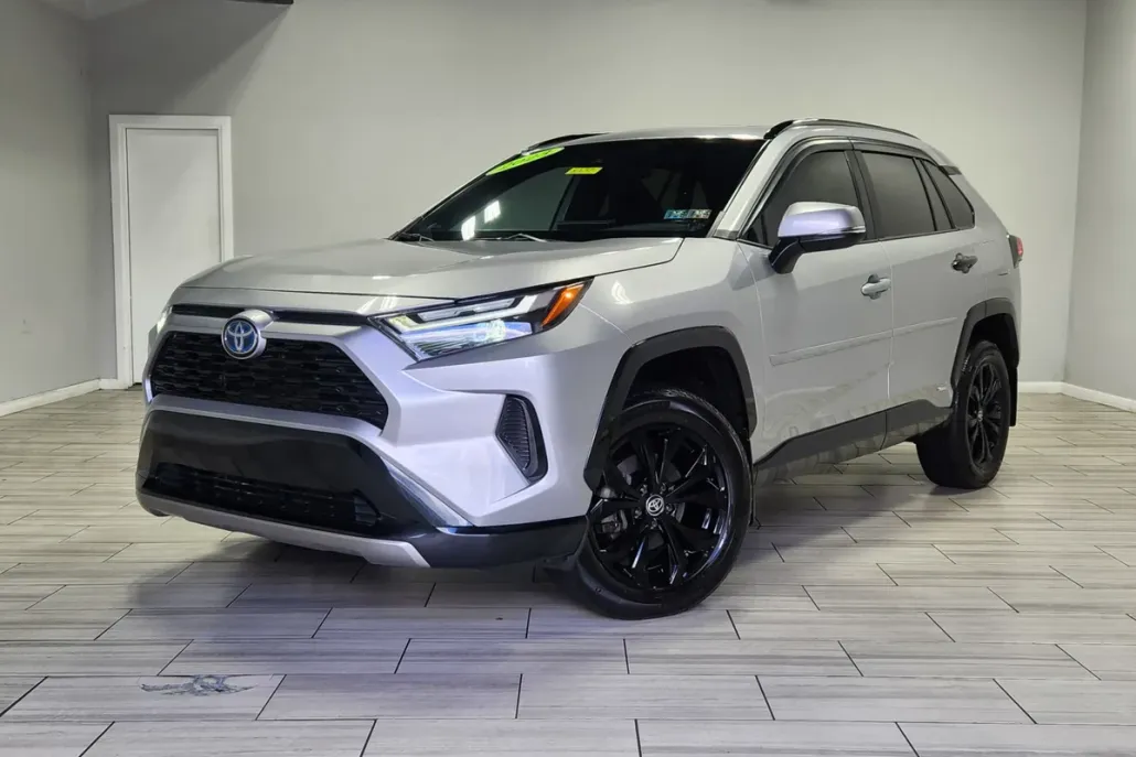 2023 Toyota RAV4 Hybrid SE photo 1