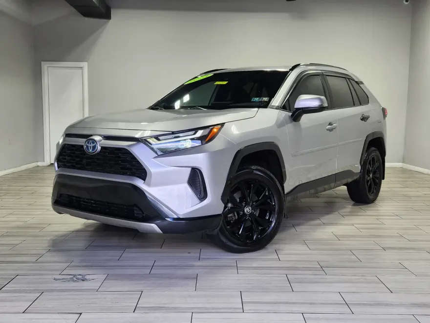 2023 Toyota RAV4 Hybrid SE photo 1