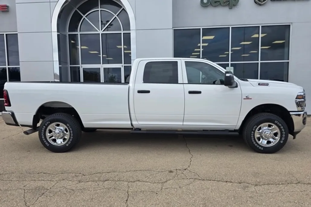 2025 Ram 3500 Tradesman photo 1