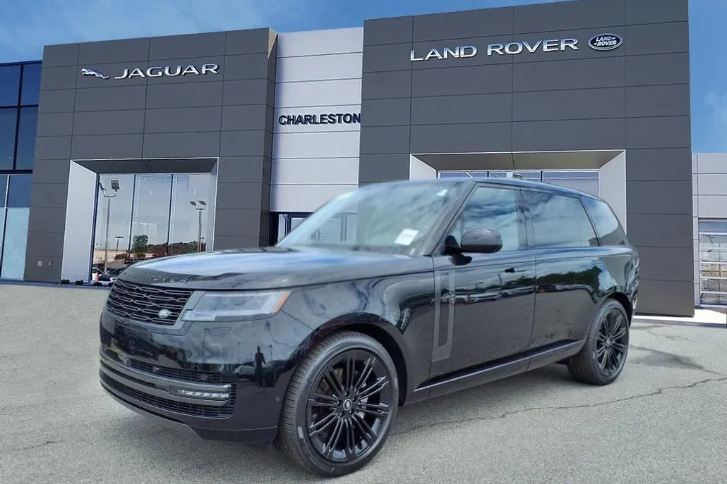 2025 Land Rover Range Rover SE photo 1