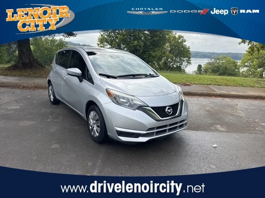 2019 Nissan Versa Note SV photo 1